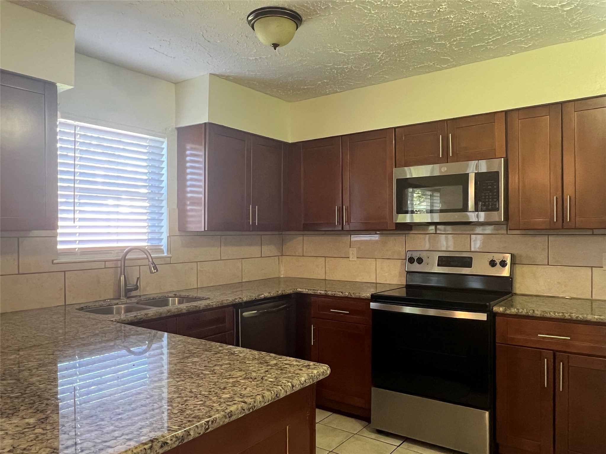 2406 Ridge Hollow Drive Houston, TX 77067 - Photo 11 of 46
