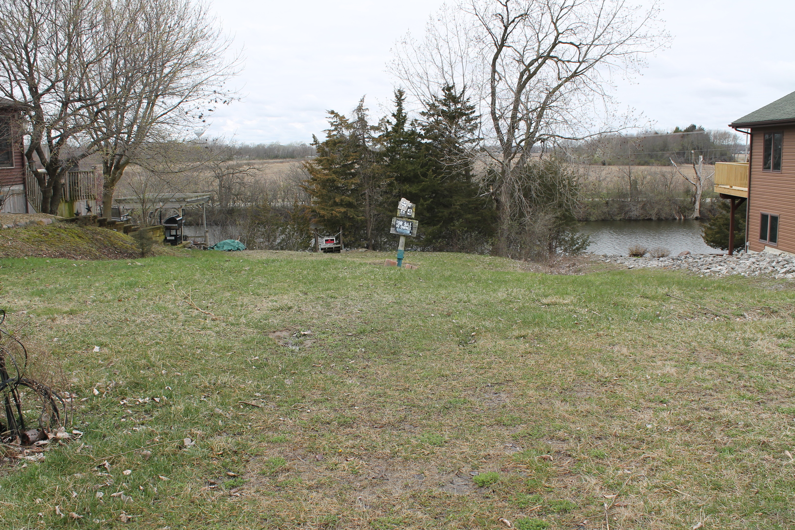 24 Hole In The Wall Ct