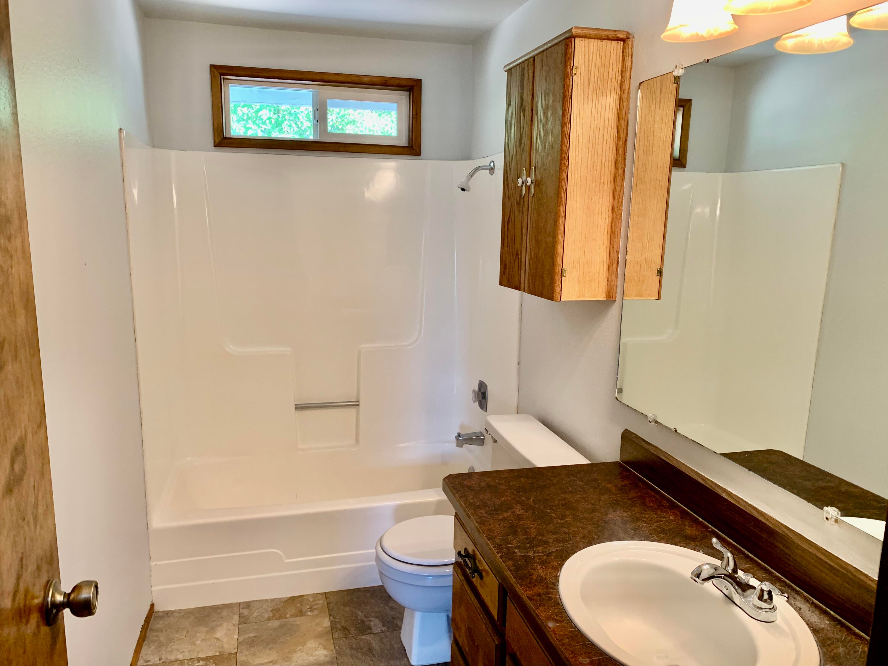 21662 Old Red Road Bend, OR 97702 - Photo 10 of 49 Guest Bathroom
