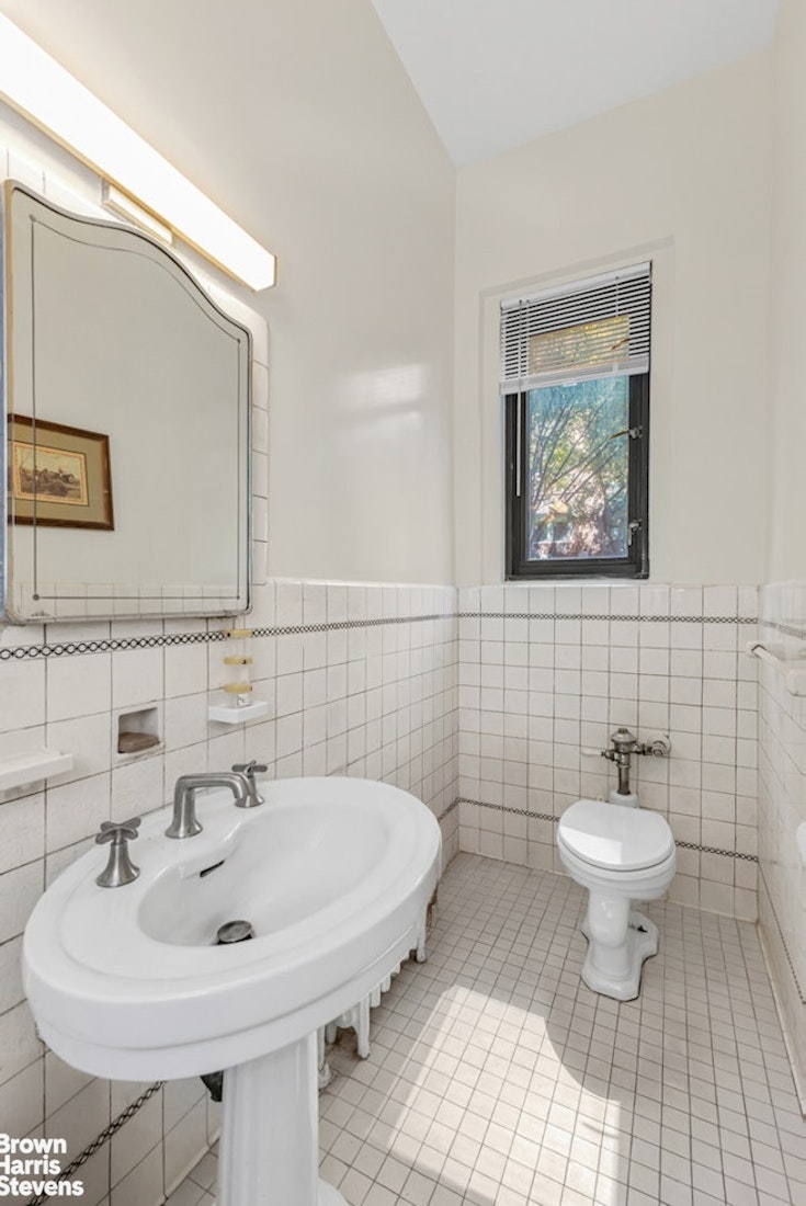 180 East 79th Street, Unit 1B Manhattan, NY 10075 - Photo 8 of 11