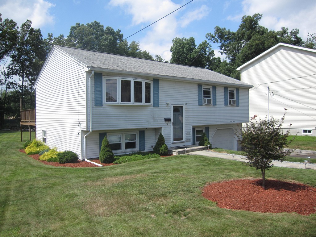 43 Hapgood Road Worcester, MA 01605 - Photo 1 of 23 Gallery Image 1