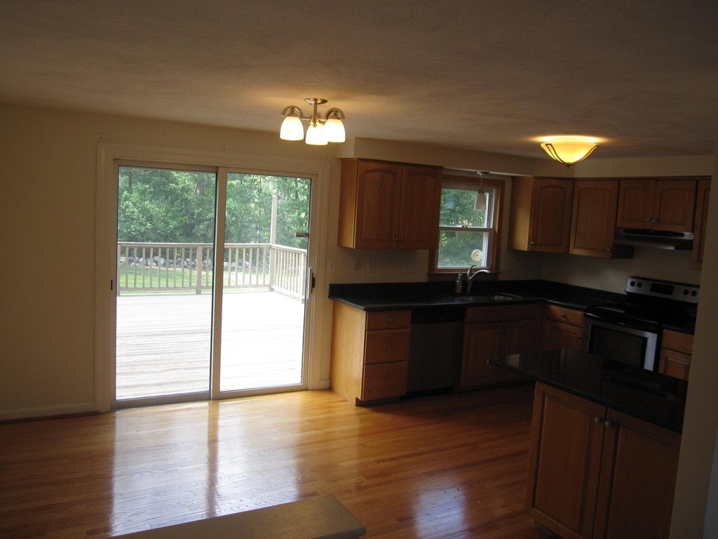 43 Hapgood Road Worcester, MA 01605 - Photo 6 of 23 Gallery Image 6