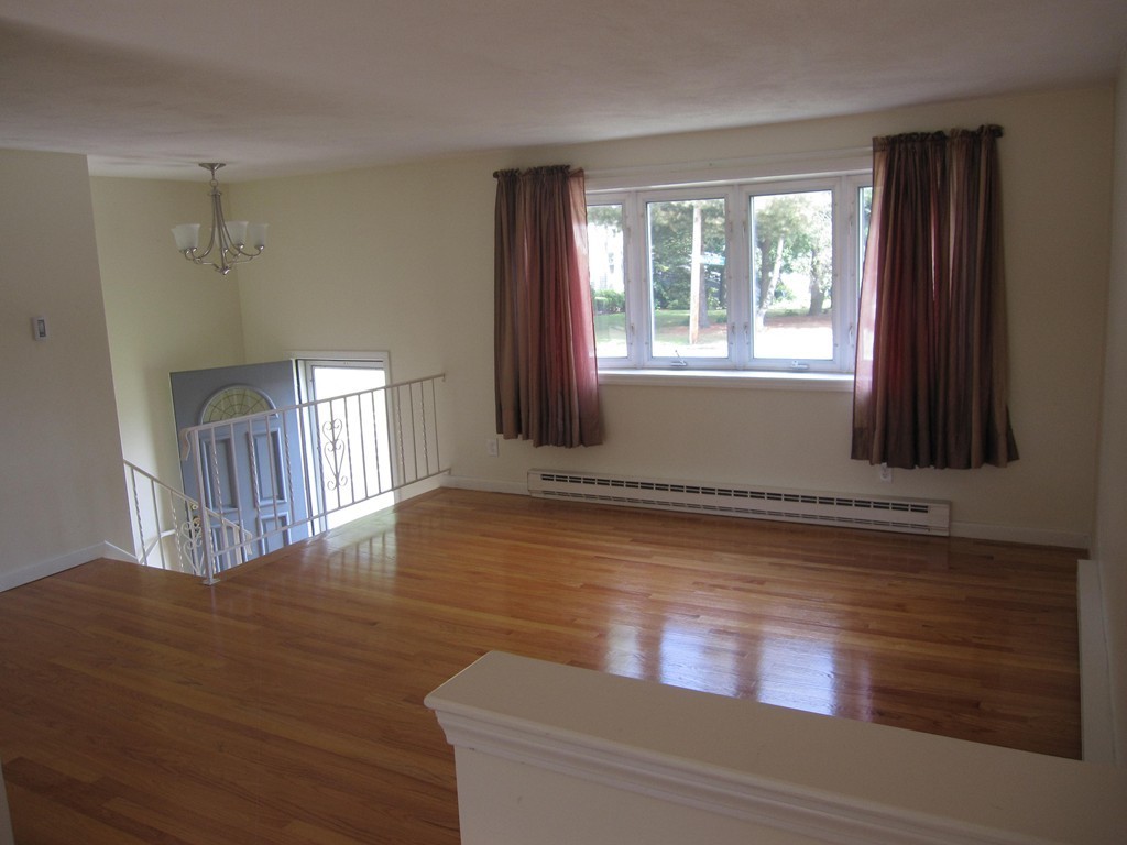 43 Hapgood Road Worcester, MA 01605 - Photo 7 of 23 Gallery Image 7
