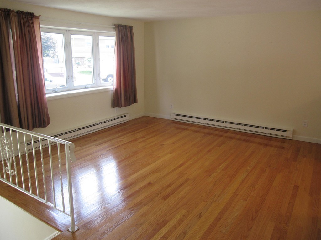 43 Hapgood Road Worcester, MA 01605 - Photo 8 of 23 Gallery Image 8