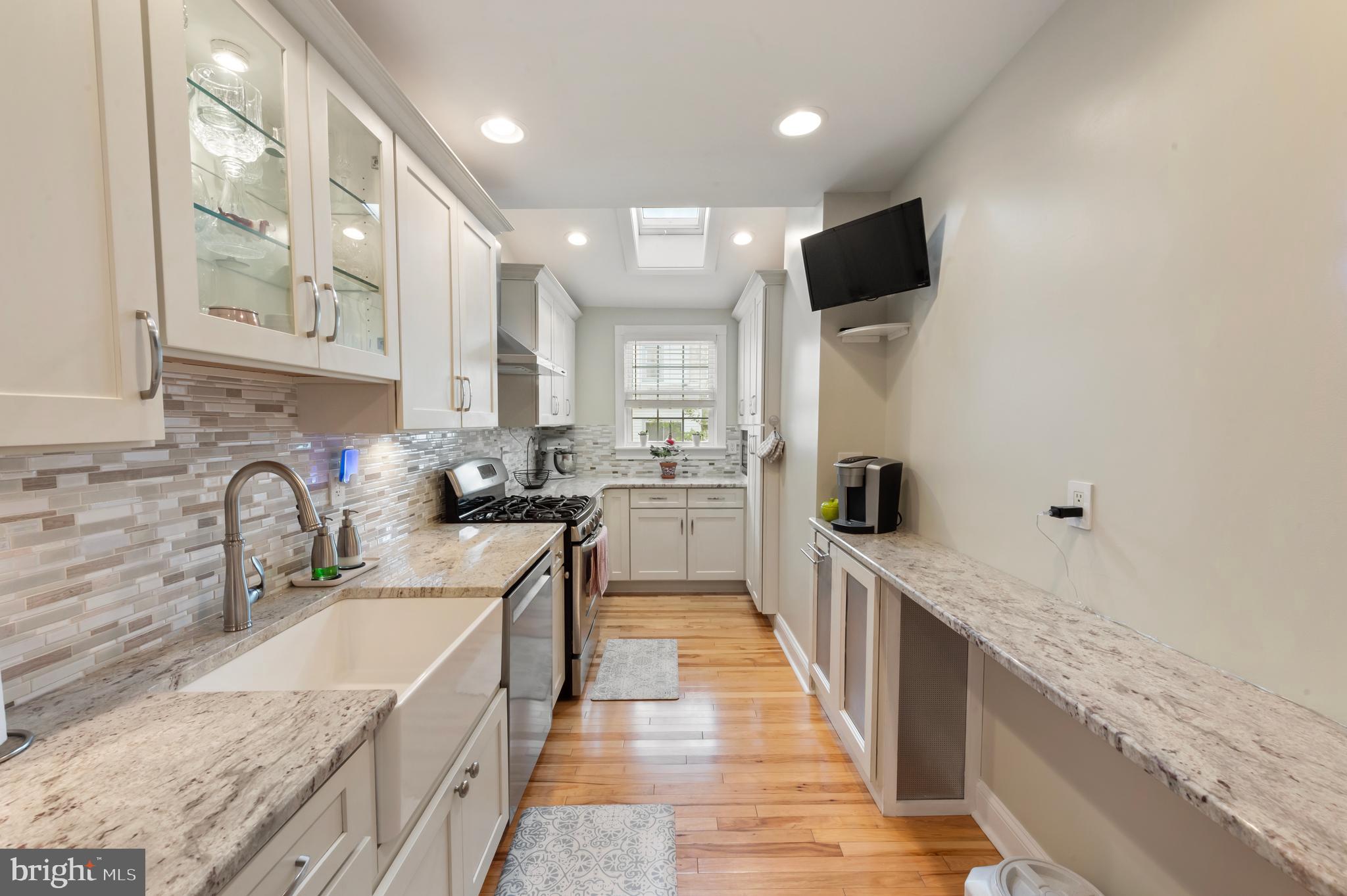 116 Oakley Road Upper Darby, PA 19082 - Photo 14 of 31 Kitchen