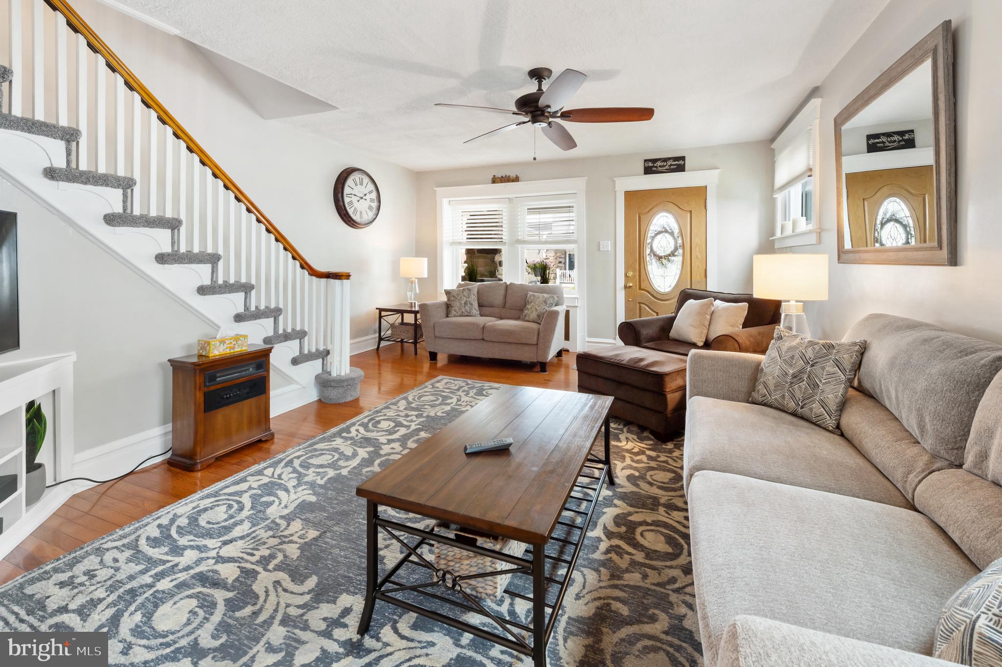 116 Oakley Road Upper Darby, PA 19082 - Photo 7 of 31 Living Room