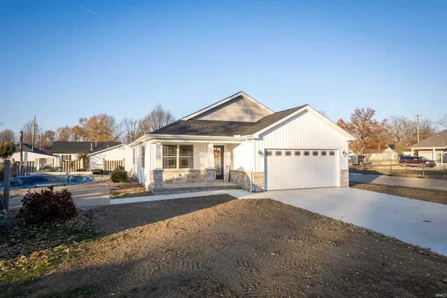 $259,900 | 2 Crestwood Drive, Winchester, IN 47394