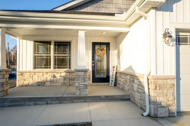 $259,900 | 2 Crestwood Drive, Winchester, IN 47394