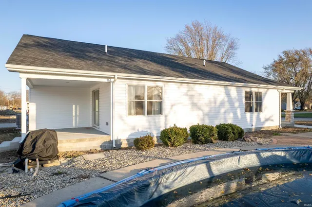 $259,900 | 2 Crestwood Drive, Winchester, IN 47394