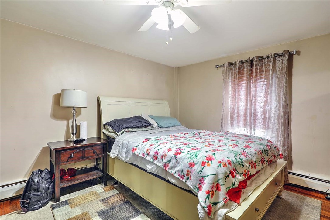 34 Central Street Bristol, RI 02809 - Photo 12 of 38 First floor bedroom