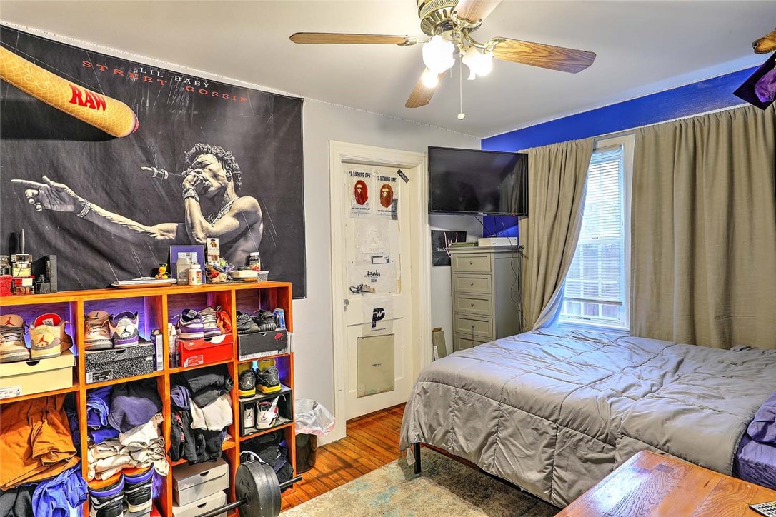 34 Central Street Bristol, RI 02809 - Photo 15 of 38 First floor bedroom