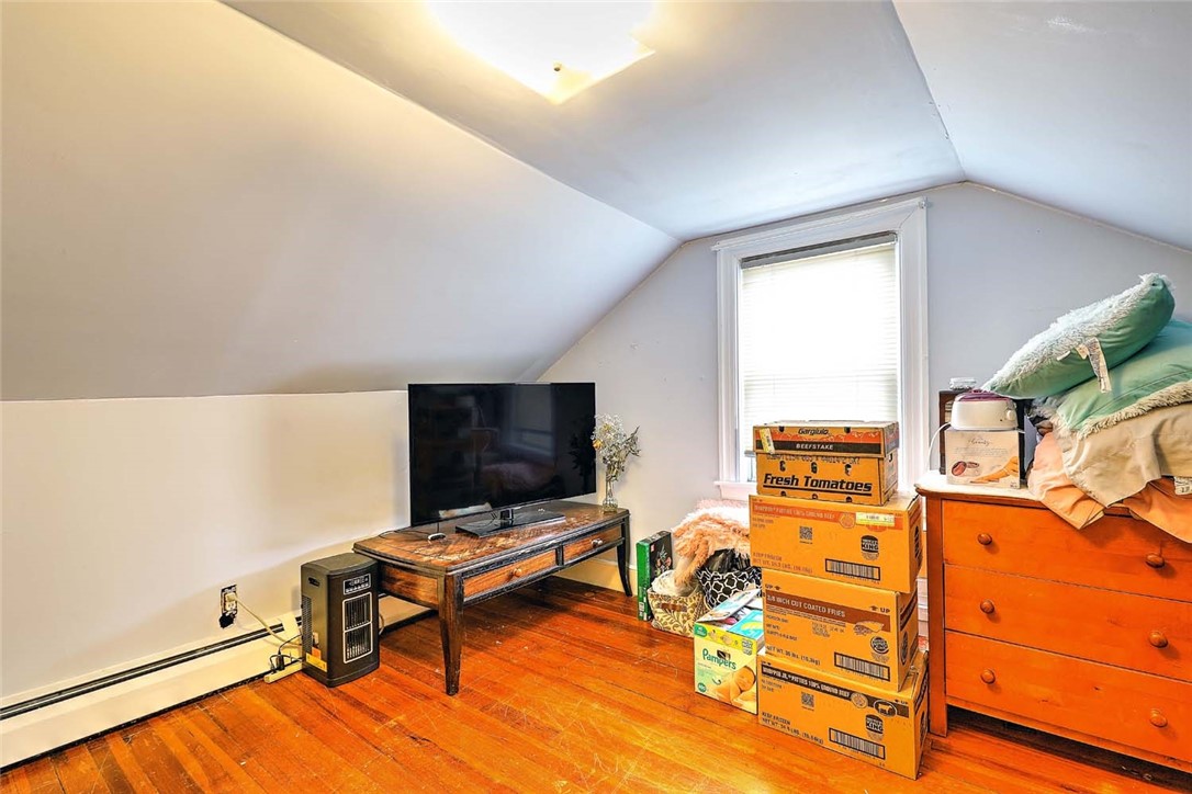 34 Central Street Bristol, RI 02809 - Photo 35 of 38 Third Floor bedroom