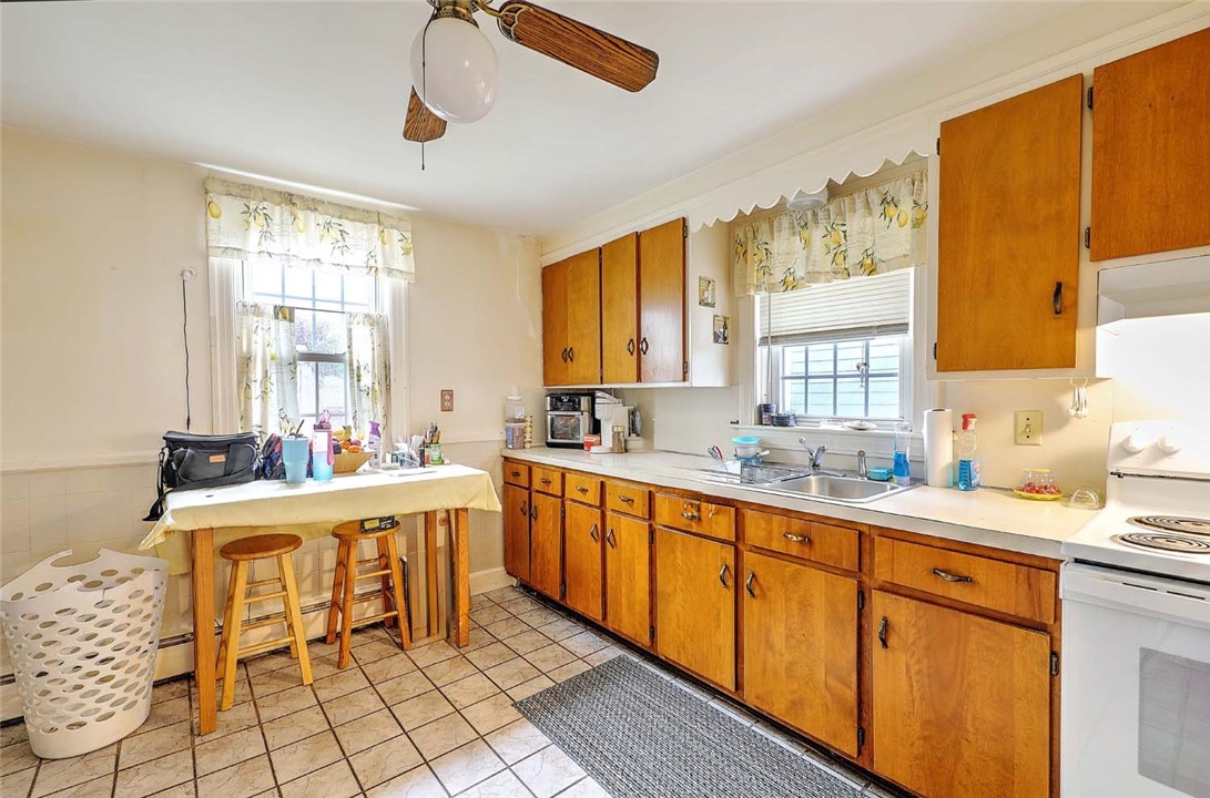 34 Central Street Bristol, RI 02809 - Photo 10 of 38 First floor kitchen