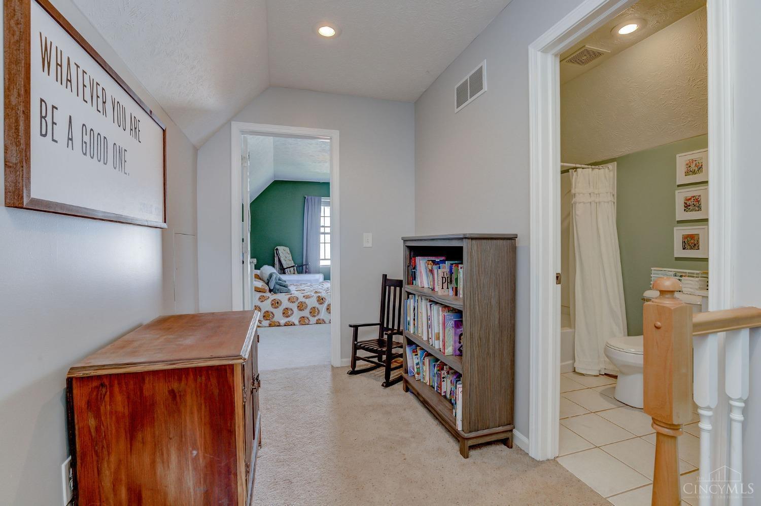 6812 Taylor Road Cincinnati, OH 45248 - Photo 34 of 44