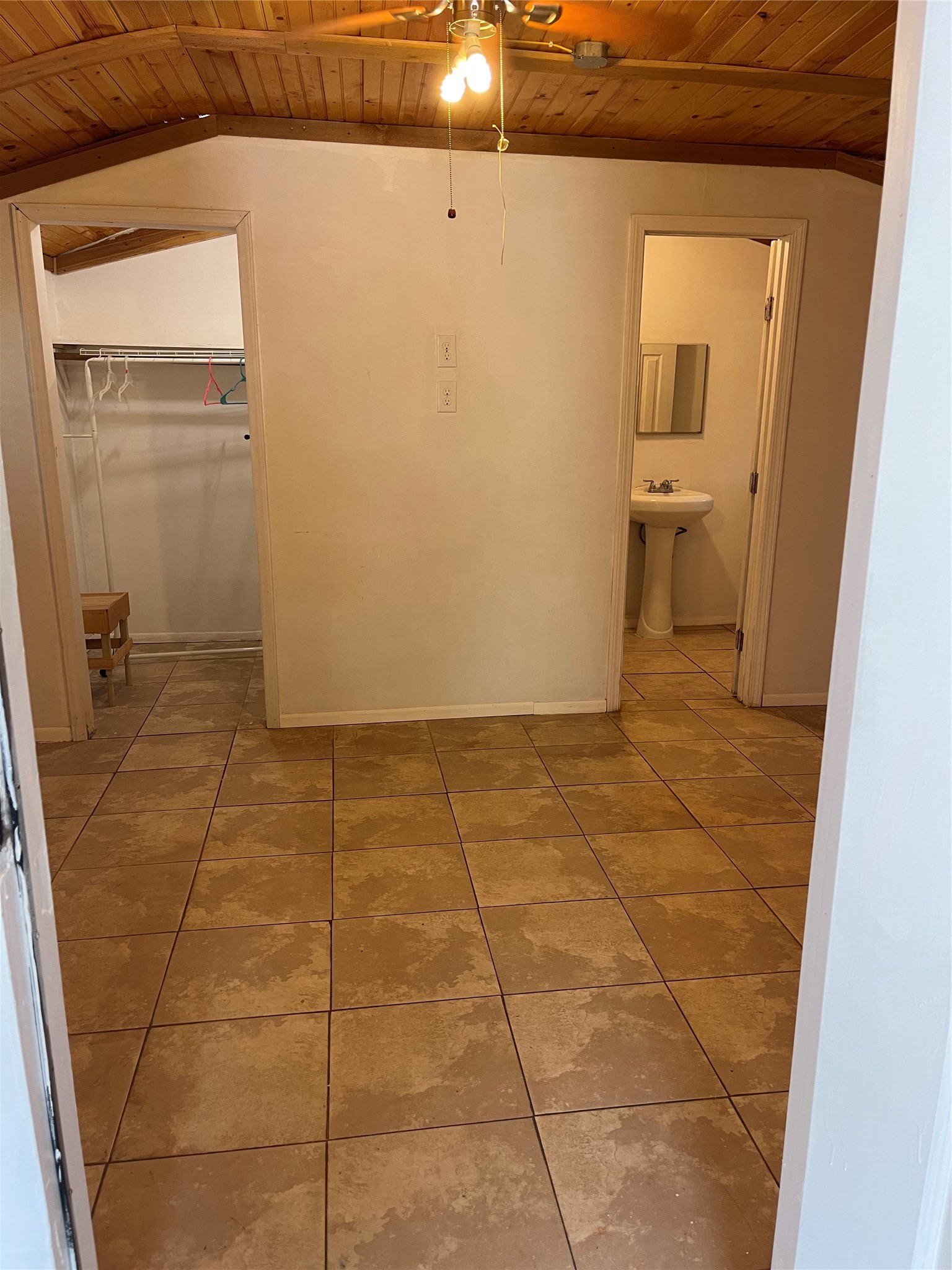 1472 1/2 Godwin Street Houston, TX 77023 - Photo 5 of 9