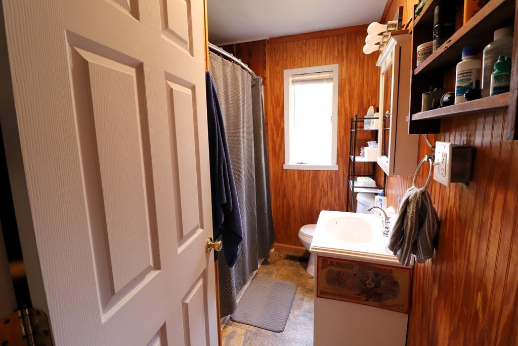 1793 Cox Hollow Road Pulaski, VA 24301 - Photo 20 of 34 Gallery Image 20