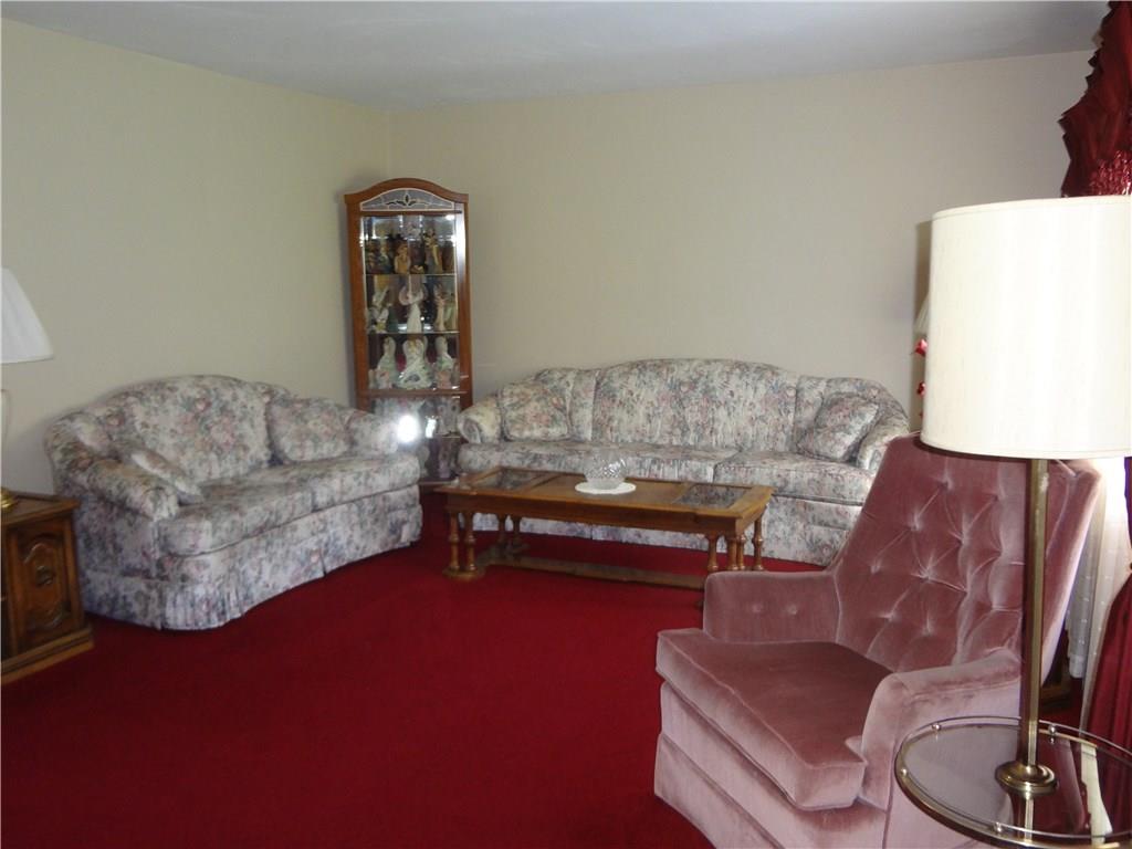 184 Ridgeview Drive Aliquippa, PA 15001 - Photo 13 of 23 Living Room
