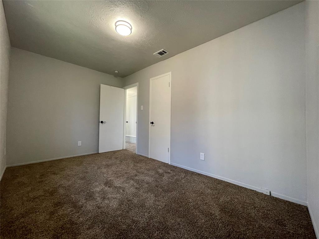 3543 Terrell Street Dallas, TX 75223 - Photo 17 of 26 a view of an empty room