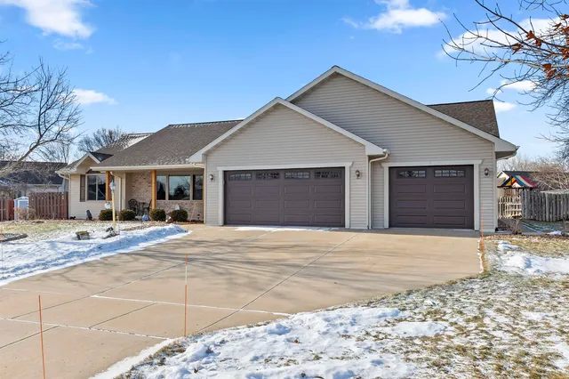 $429,900 | 1615 Shallow Creek Court, Green Bay, WI 54313