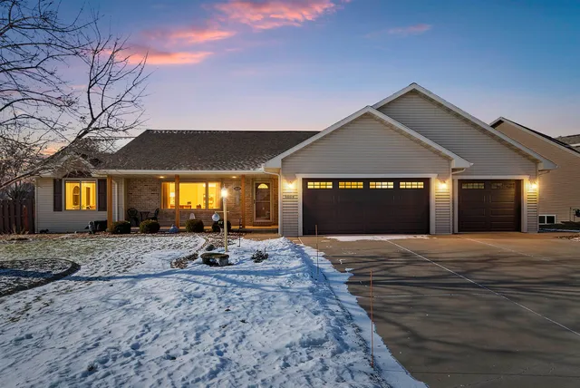 $429,900 | 1615 Shallow Creek Court, Green Bay, WI 54313