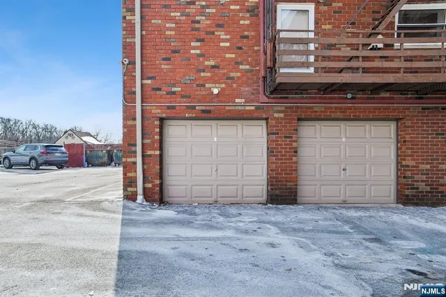 $450,000 | 2430 8th Street, Unit 5B, Fort Lee, NJ 07024