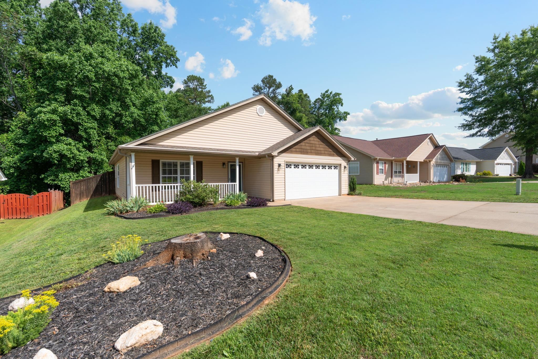 153 Maximus Drive Greer, SC 29651 - Photo 2 of 30