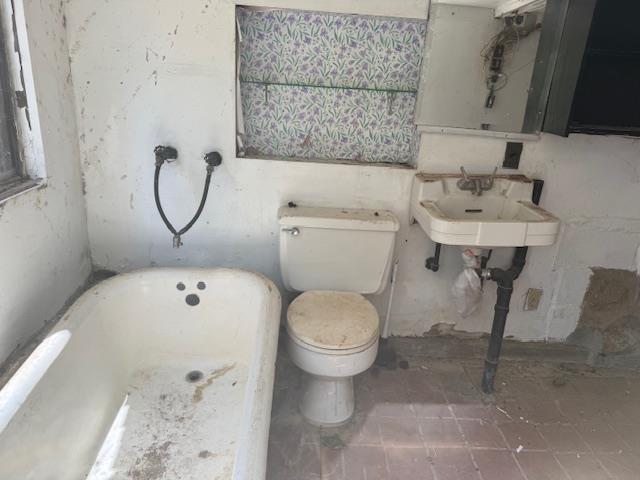 105 Silverline Road Morgan Hill, CA 95037 - Photo 25 of 34 a bathroom with a sink toilet and a tub