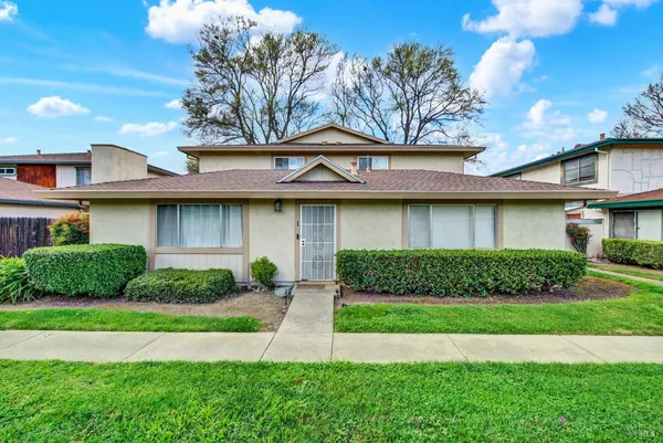 $300,000 | 1941 Aletha Lane, Unit 4, Vacaville, CA 95687