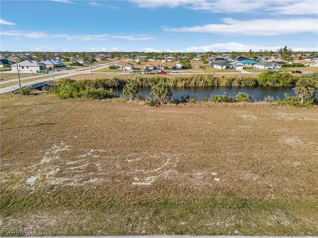 a view of a lake with houses