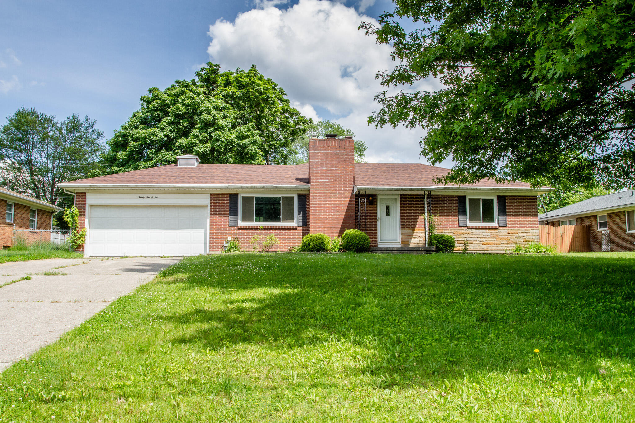 2102 St Paris Pike Springfield, OH 45504 - Photo 1 of 44