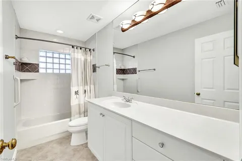 $1,585,000 | 3332 White Boulevard, Naples, FL 34117