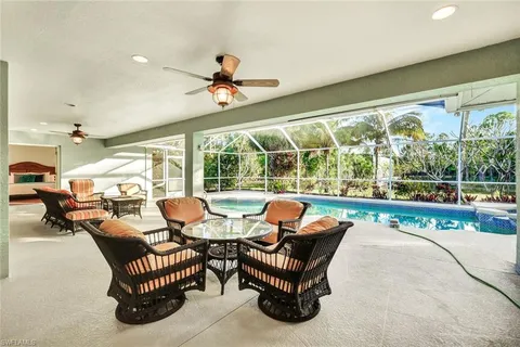$1,585,000 | 3332 White Boulevard, Naples, FL 34117