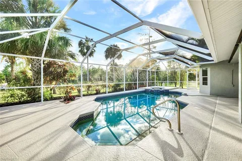 $1,585,000 | 3332 White Boulevard, Naples, FL 34117