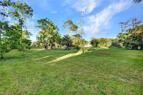 $1,585,000 | 3332 White Boulevard, Naples, FL 34117