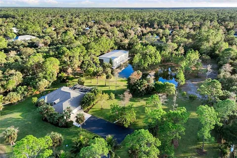 $1,585,000 | 3332 White Boulevard, Naples, FL 34117