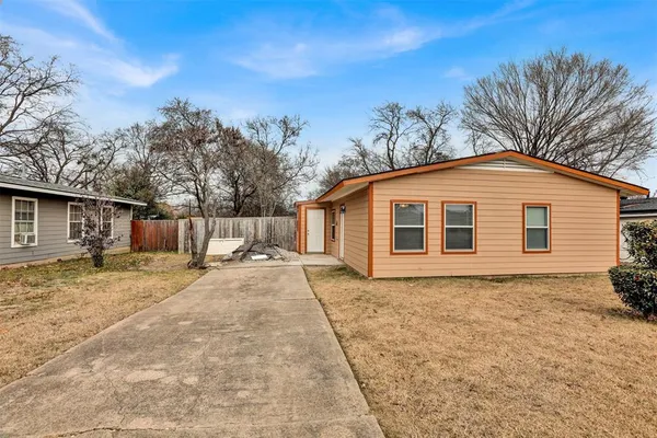 $1,699 | 219 Loma Drive, Garland, TX 75040