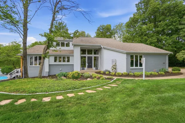 $1,190,000 | 878 Squire Oaks Drive, Villa Hills, KY 41017
