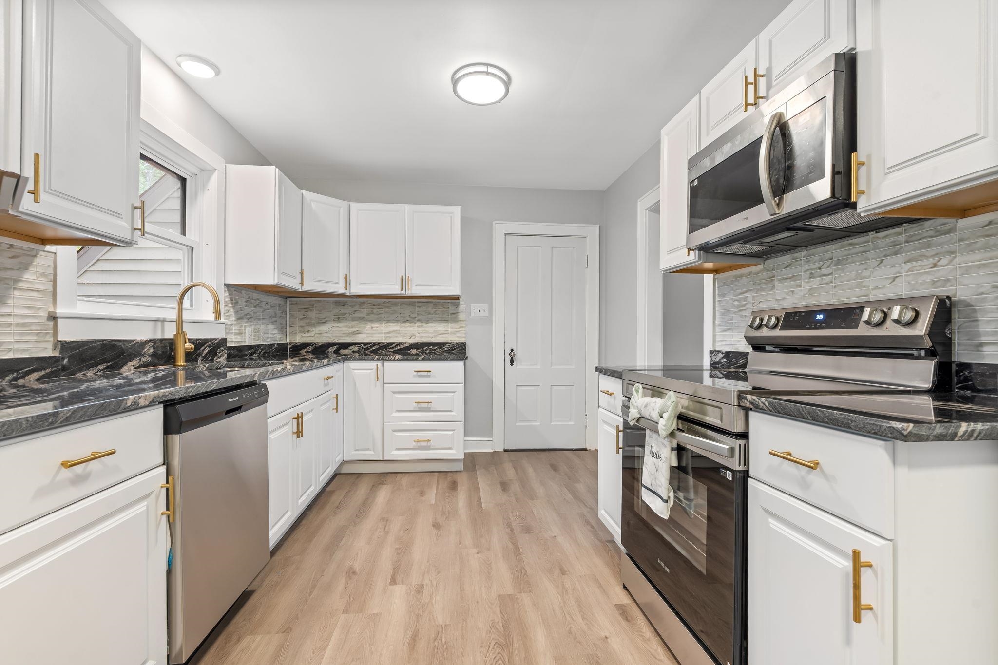 857 Union Street Manchester, NH 03104 - Photo 12 of 33