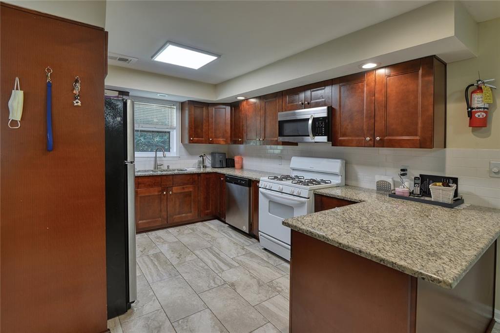 3605 Shallowford Road Marietta, GA 30062 - Photo 21 of 43 Gallery Image 21