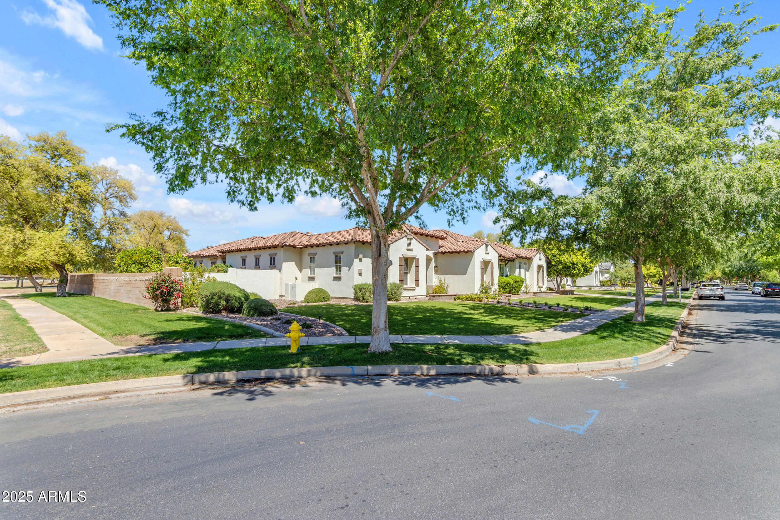 2820 Page Court Gilbert, AZ 85234 - Photo 9 of 109 Page House Cul-de-Sac