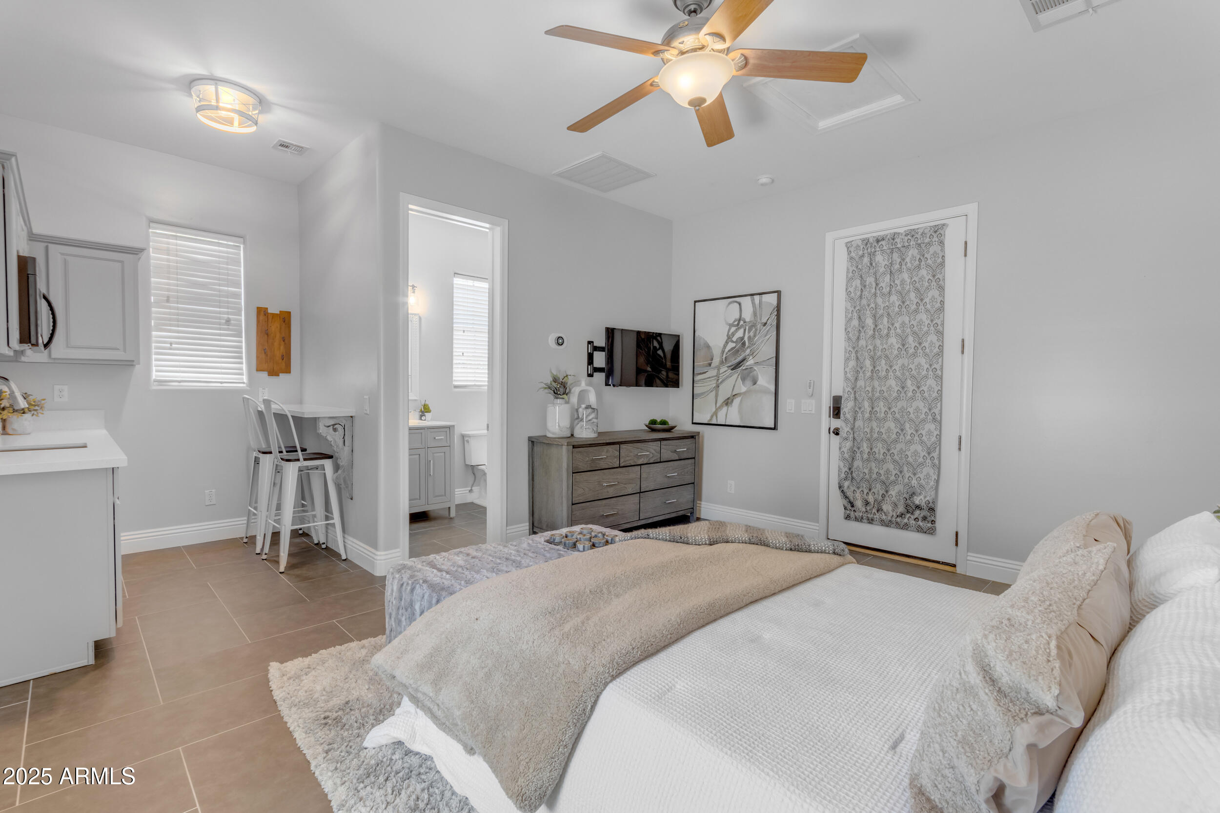 2820 Page Court Gilbert, AZ 85234 - Photo 88 of 109 Casita w/ Kitchenette