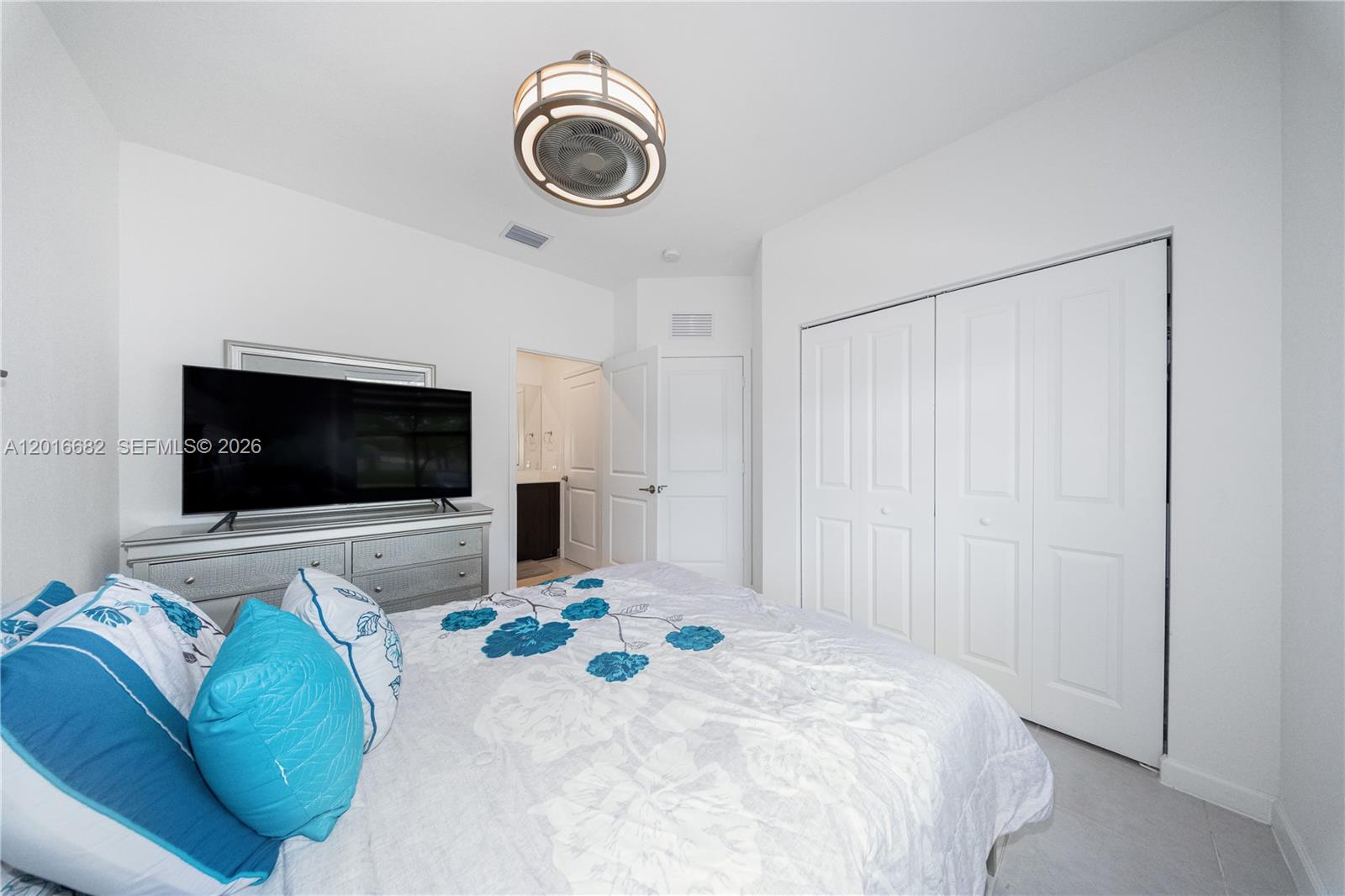 18236 Southwest 148th Road Miami, FL 33187 - Photo 10 of 24