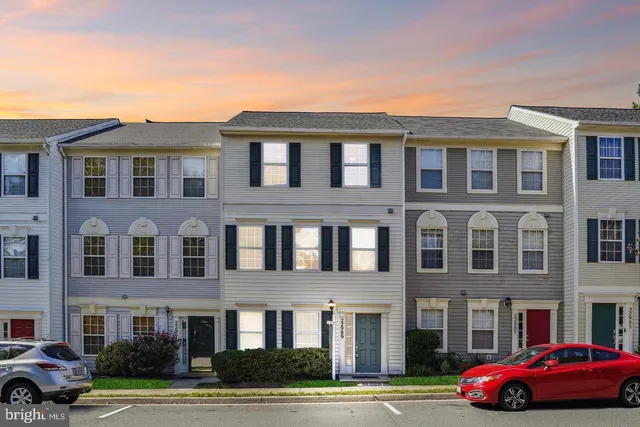 $3,400 | 22989 Whitehall Terrace, Sterling, VA 20166