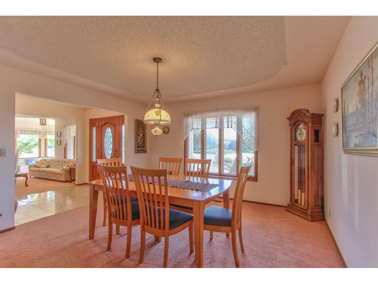 18362 Meadow Ridge Road Salinas, CA 93907 - Photo 11 of 41 Gallery Image 11