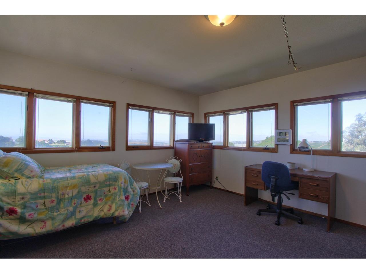 18362 Meadow Ridge Road Salinas, CA 93907 - Photo 38 of 41 Gallery Image 38