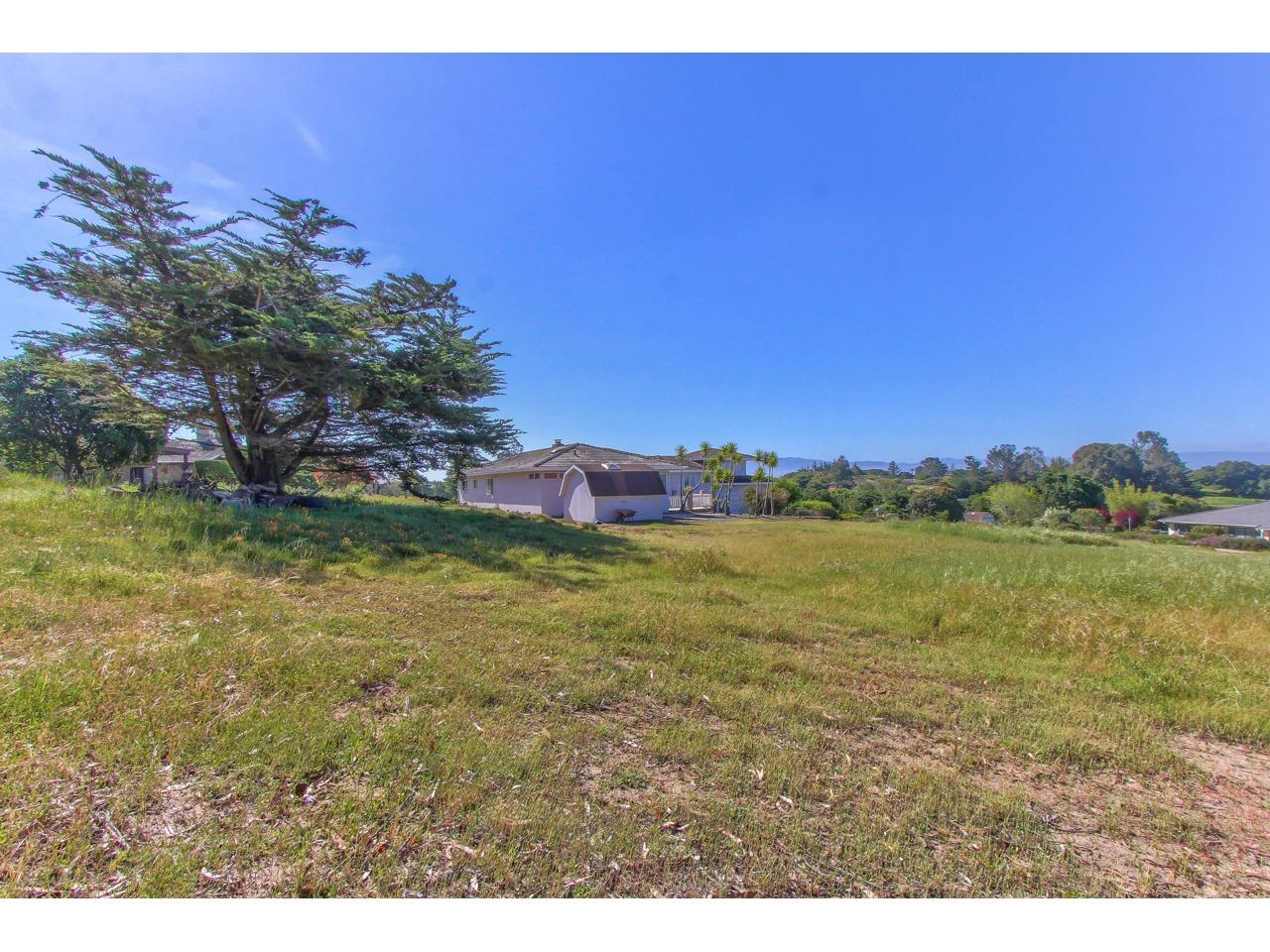 18362 Meadow Ridge Road Salinas, CA 93907 - Photo 5 of 41 Gallery Image 5