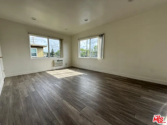 $2,150 | 13233 Oxnard Street, Unit 4, Van Nuys, CA 91401