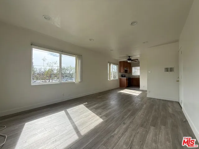 $2,150 | 13233 Oxnard Street, Unit 4, Van Nuys, CA 91401