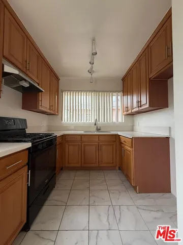 $2,150 | 13233 Oxnard Street, Unit 4, Van Nuys, CA 91401