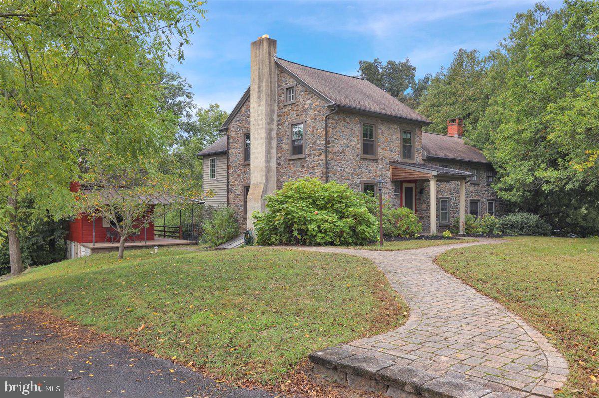 28 Valley Road Birdsboro, PA 19508 - Photo 4 of 77 Gallery Image 4